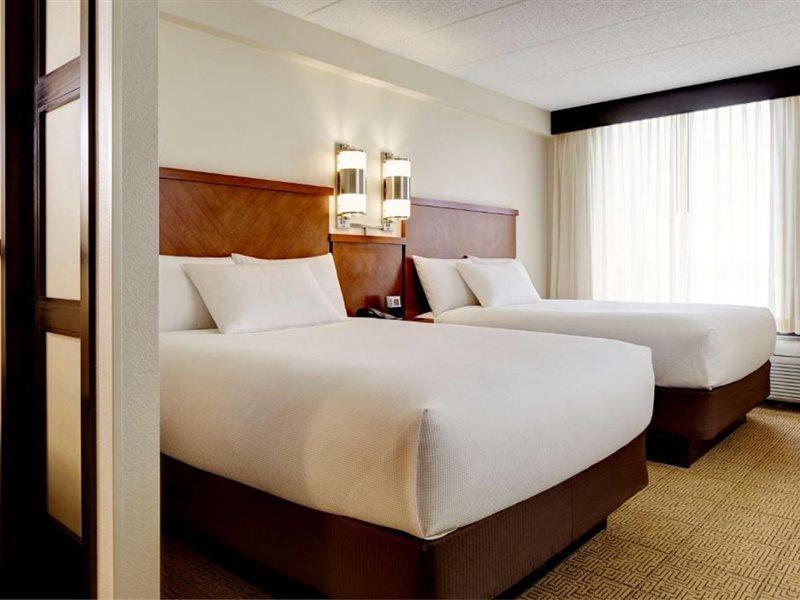 Hyatt Place Indianapolis Airport Exterior photo