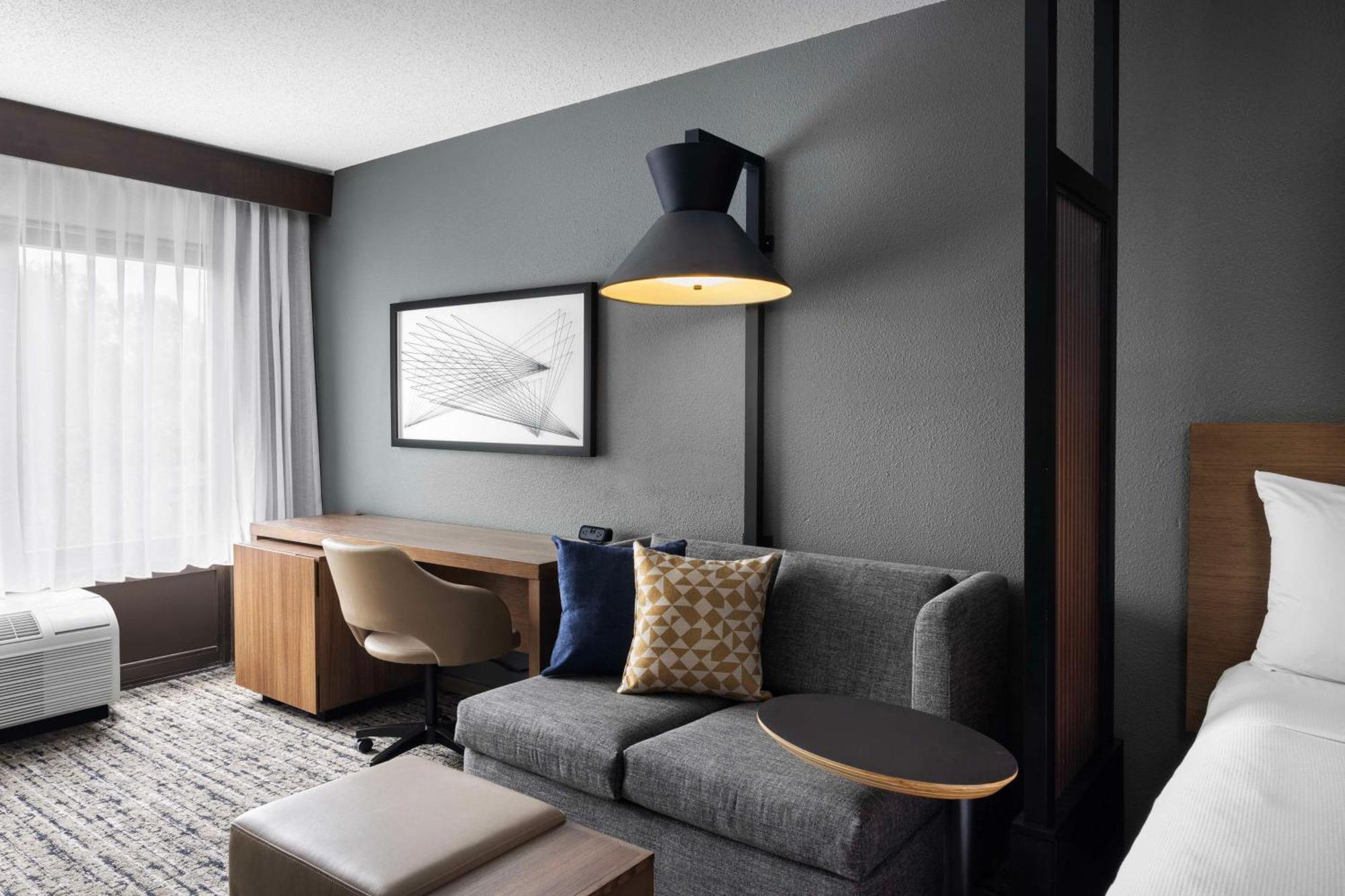 Hyatt Place Indianapolis Airport Exterior photo