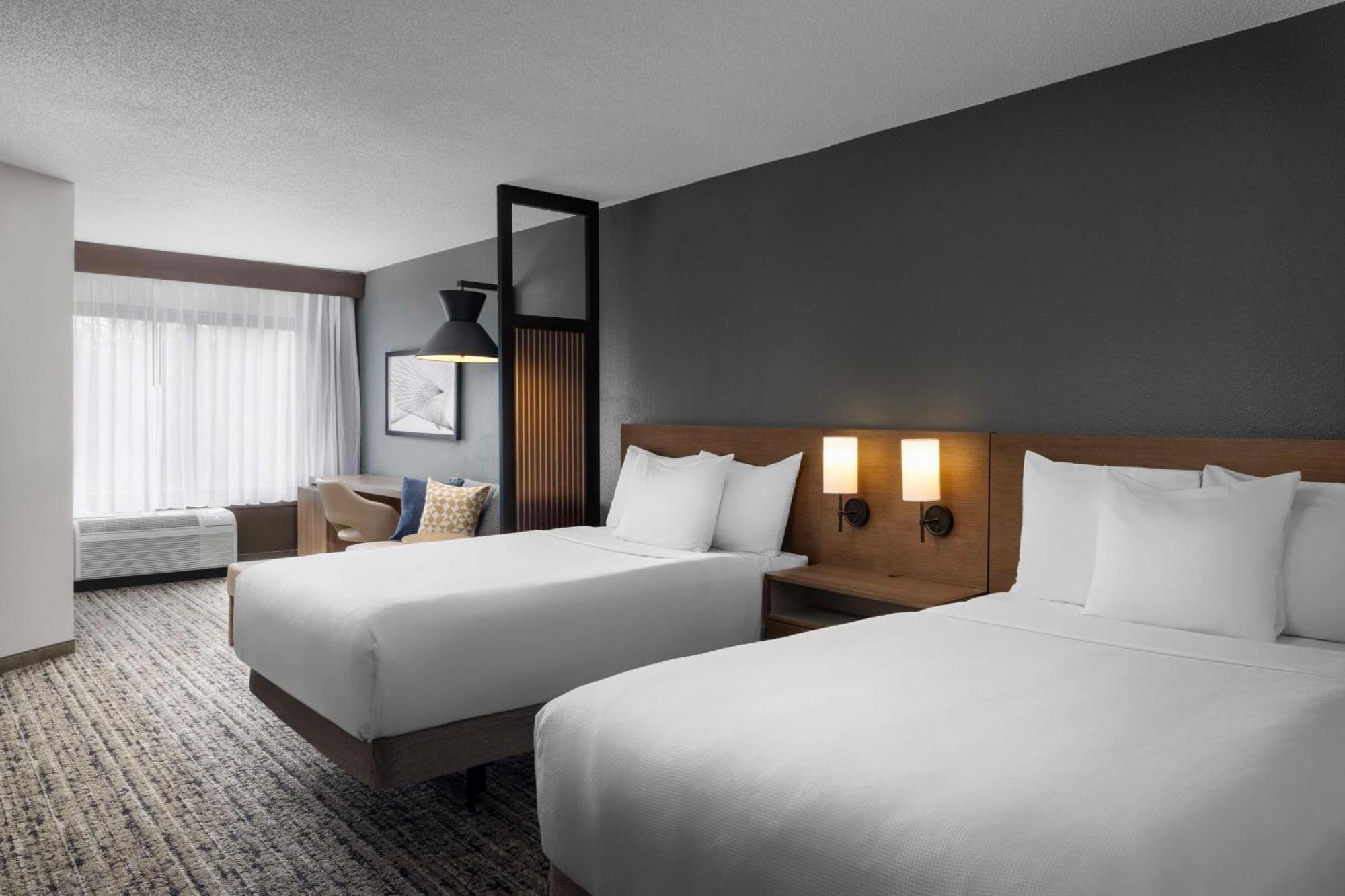 Hyatt Place Indianapolis Airport Exterior photo