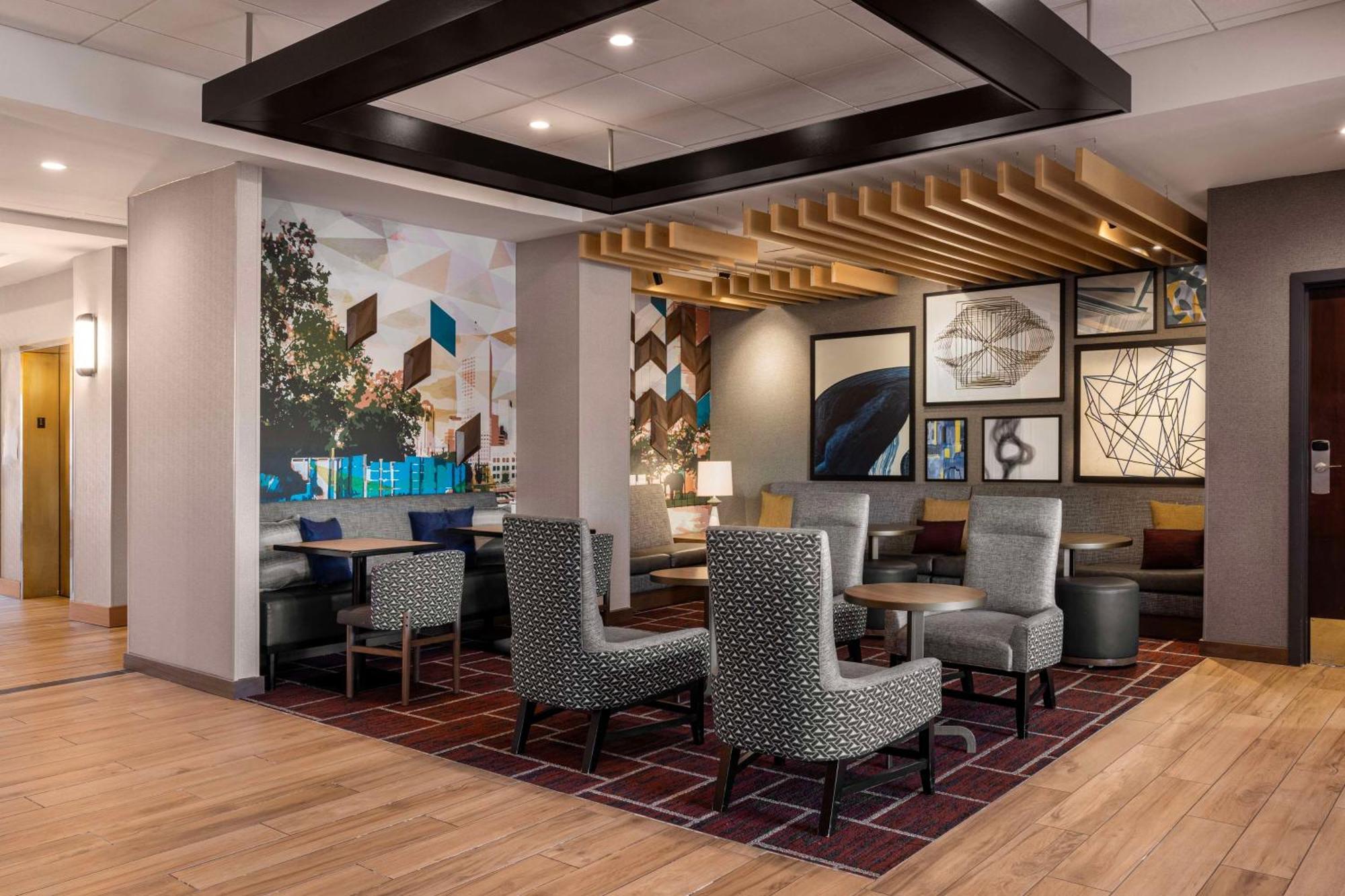 Hyatt Place Indianapolis Airport Exterior photo