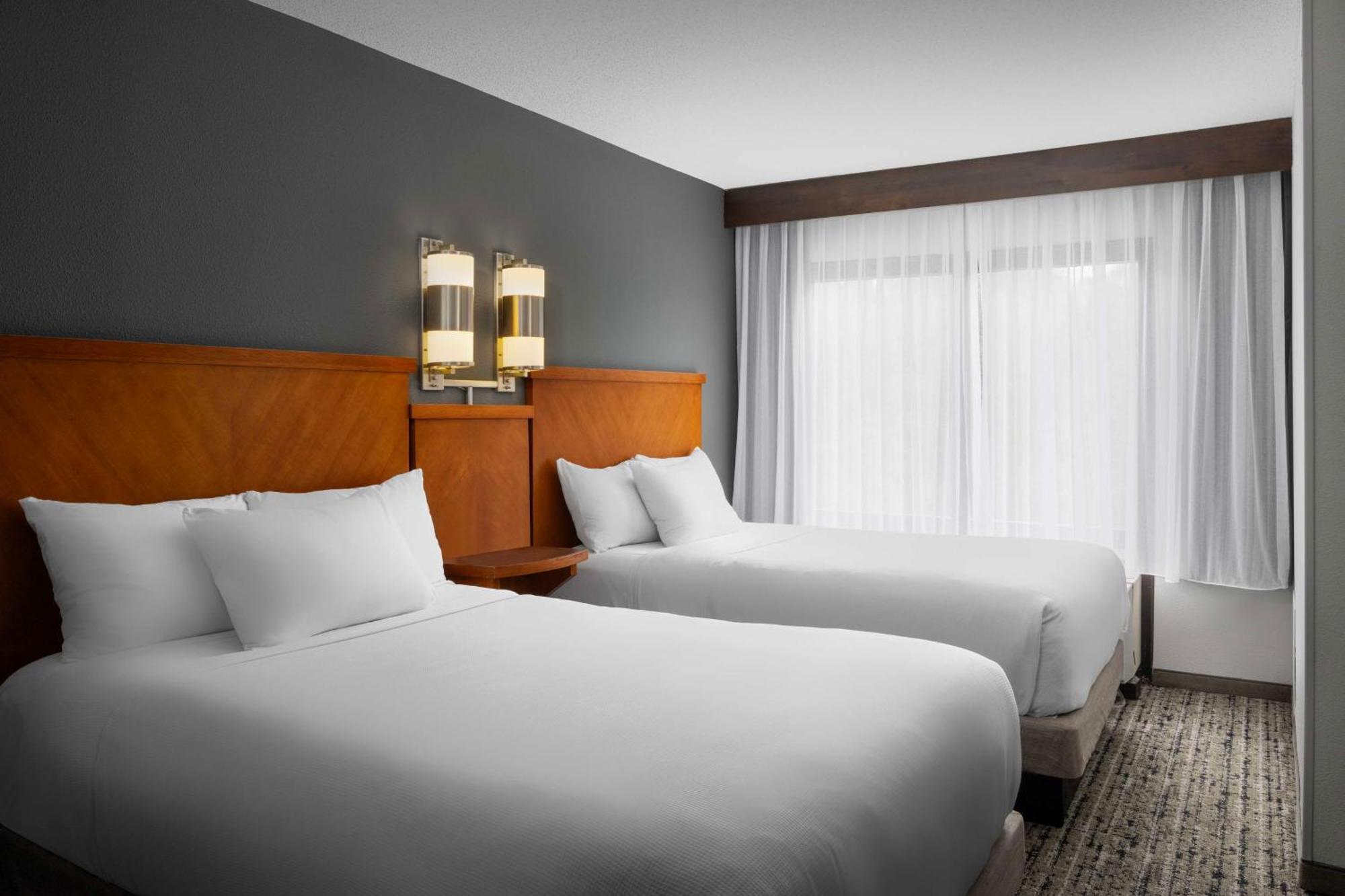 Hyatt Place Indianapolis Airport Exterior photo