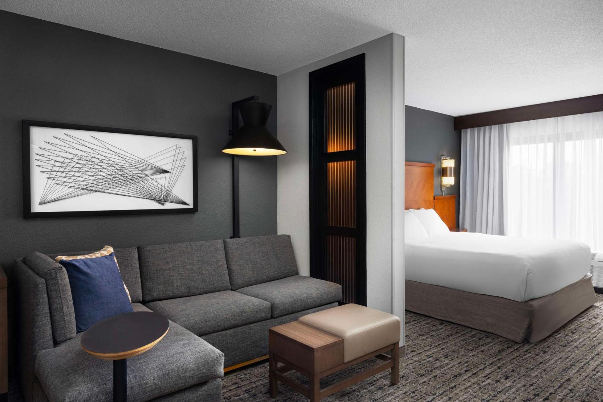 Hyatt Place Indianapolis Airport Exterior photo